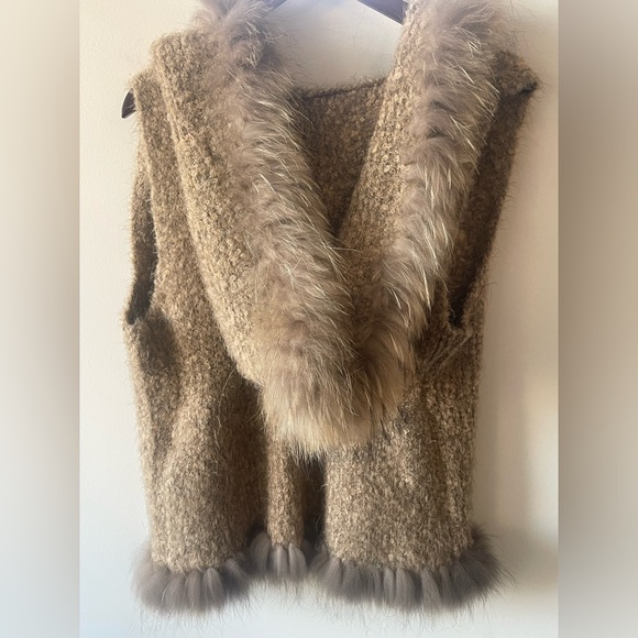 NWT RUDSAK Taupe Knit Hooded Vest with Racoon Fur Trim - Picture 2 of 4